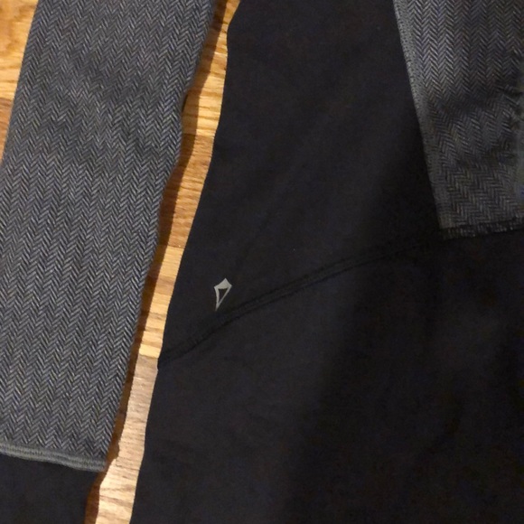 Ivivva pullover - Picture 6 of 7